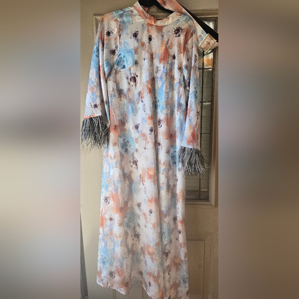 Exquisite Feather-Cuff Maxi Dress W/BELT – A Must-Have Statement Piece ✨